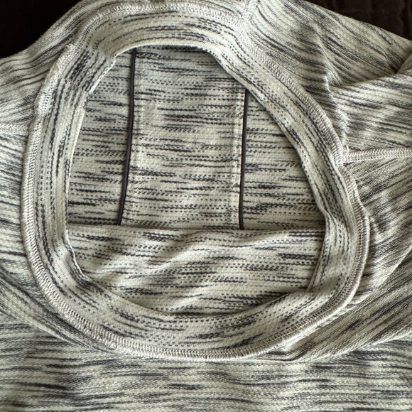 Lululemon short sleeve top - Picture 8 of 11